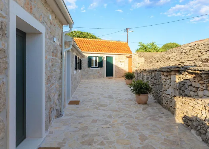 Di Perla By Interhome